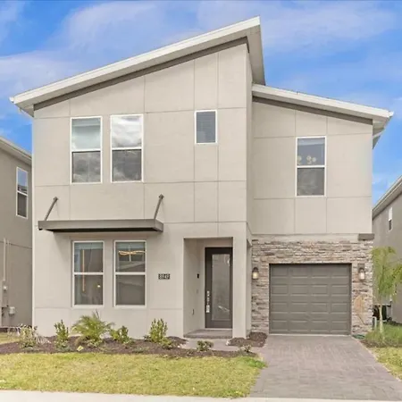 7 Bedrooms- 5 Bathrooms- Champions Gate 8949 Pt